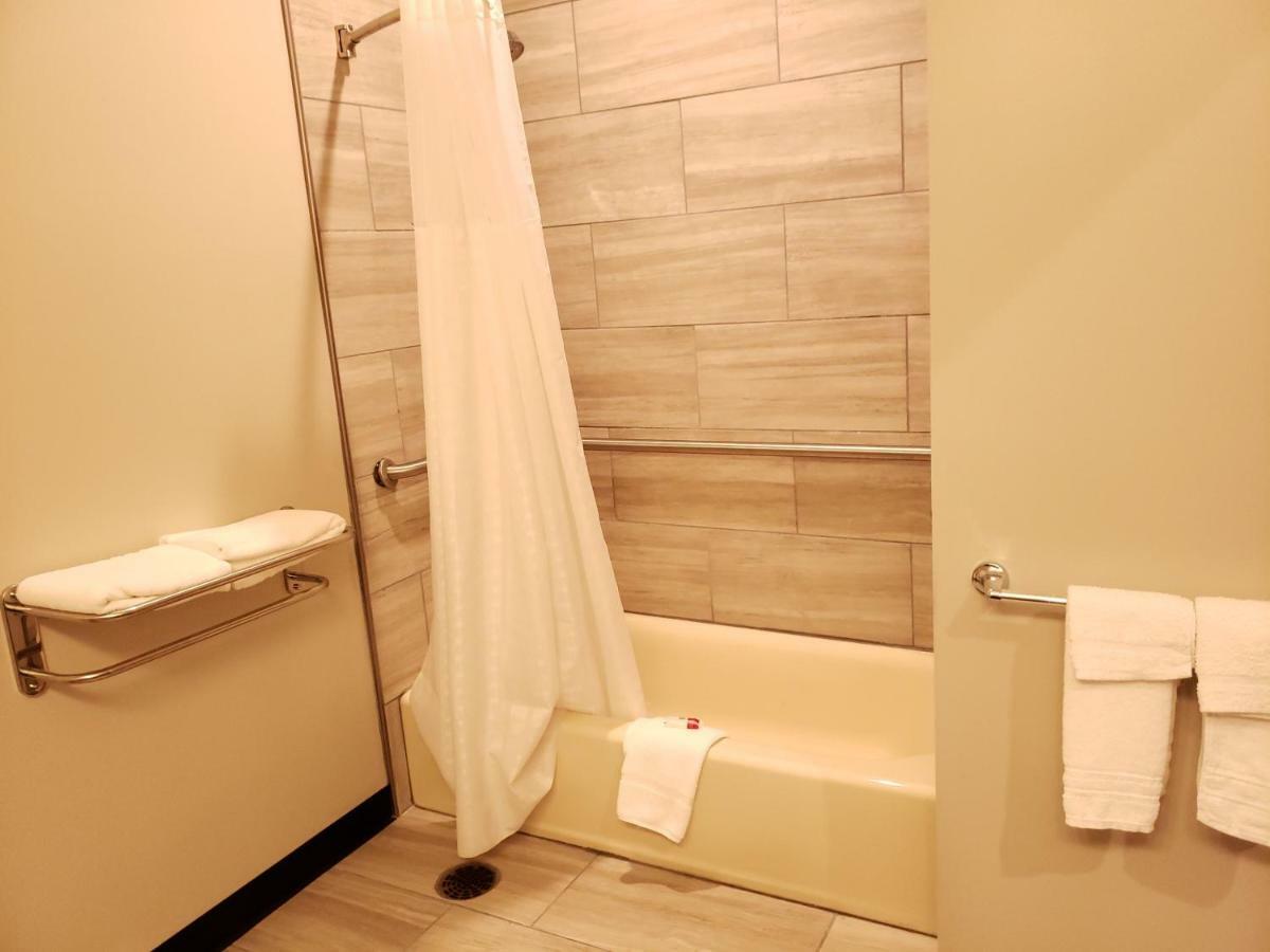Super 8 By Wyndham St. Louis North Hotel Luaran gambar