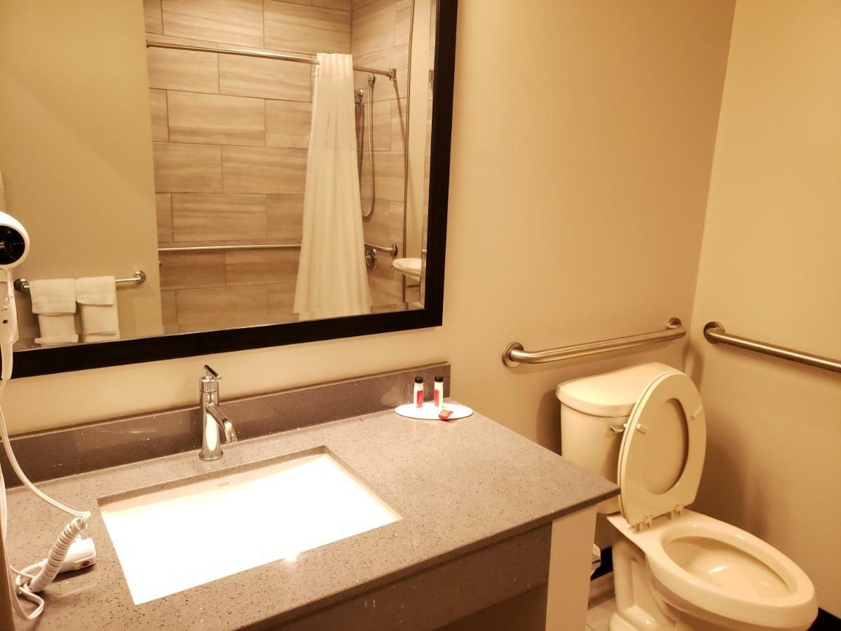 Super 8 By Wyndham St. Louis North Hotel Luaran gambar